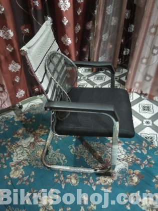 অফিস চেয়ার।